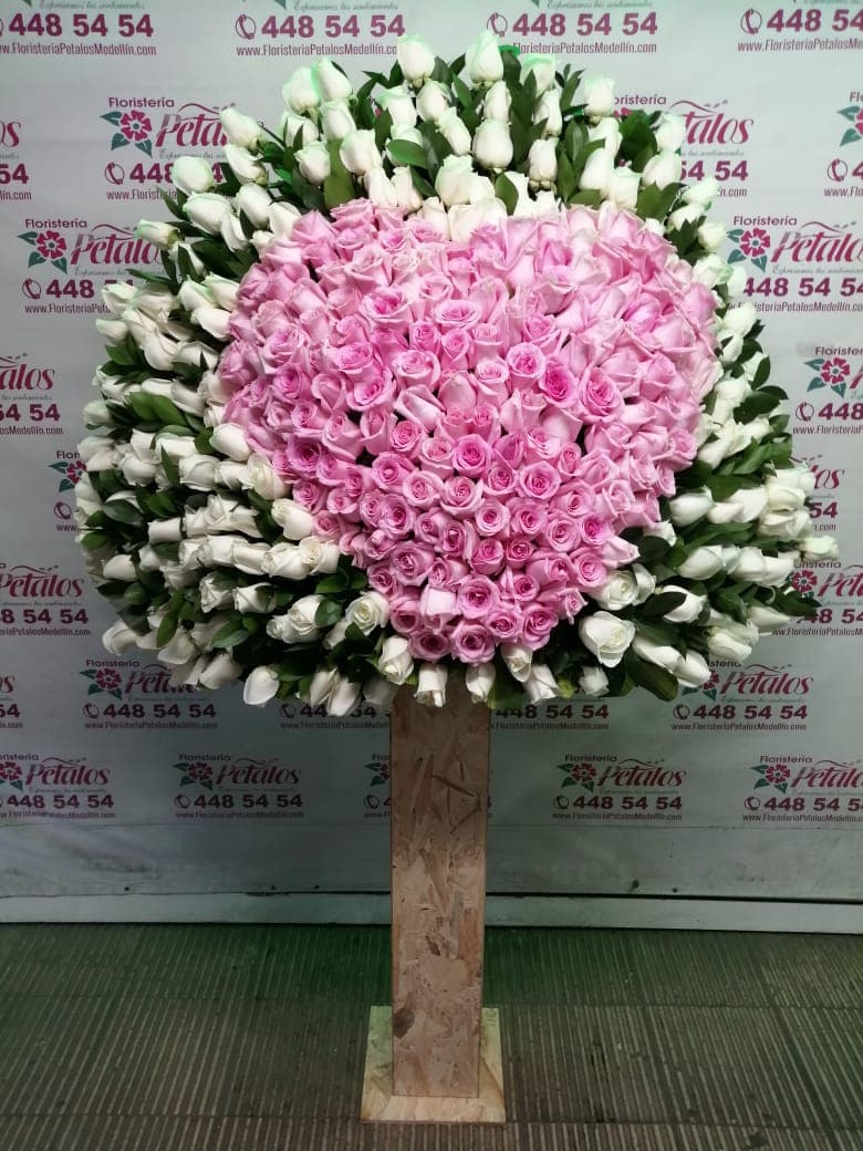 flores-floristeria-medellin-rf-32-sinceramente-conmovido-nos-unimos-en-el-recuerdo-y-el-pesar-de-la-inolvidable-perdida-flores-floristeria-medellin