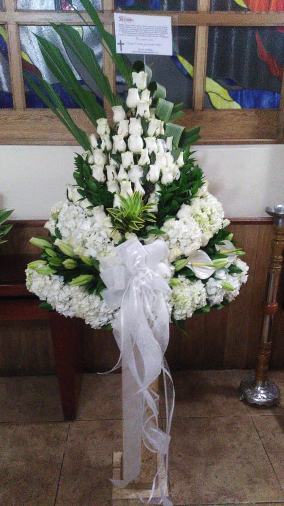 flores-floristeria-medellin-rf-33-sinceramente-conmovido-nos-unimos-en-el-recuerdo-y-el-pesar-de-la-inolvidable-perdida-flores-floristeria-medellin
